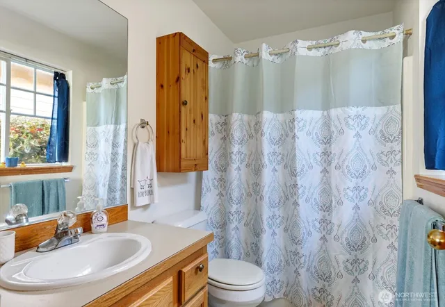 $315,000 | 161 West Whidbey Avenue, Unit 5, Oak Harbor, WA 98277