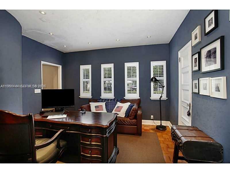 5621 Alton Road Miami Beach, FL 33140 - Photo 16 of 36