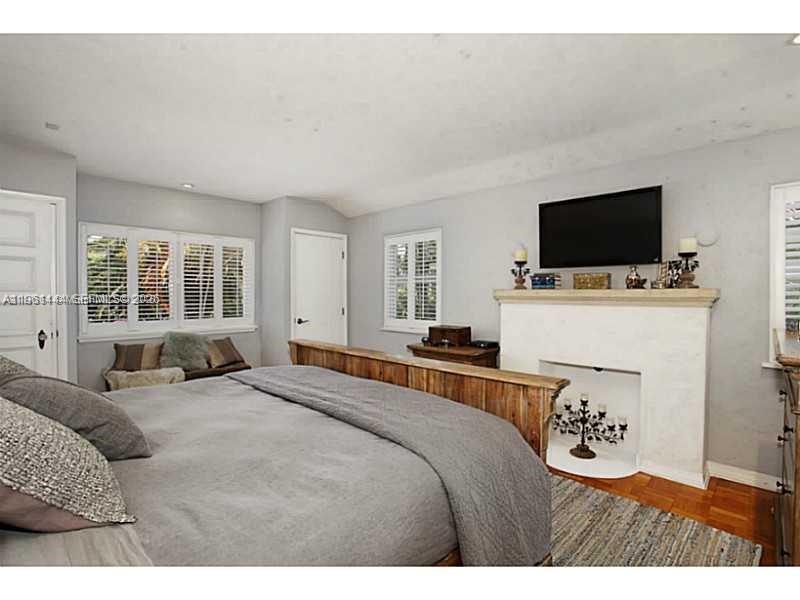 5621 Alton Road Miami Beach, FL 33140 - Photo 27 of 36