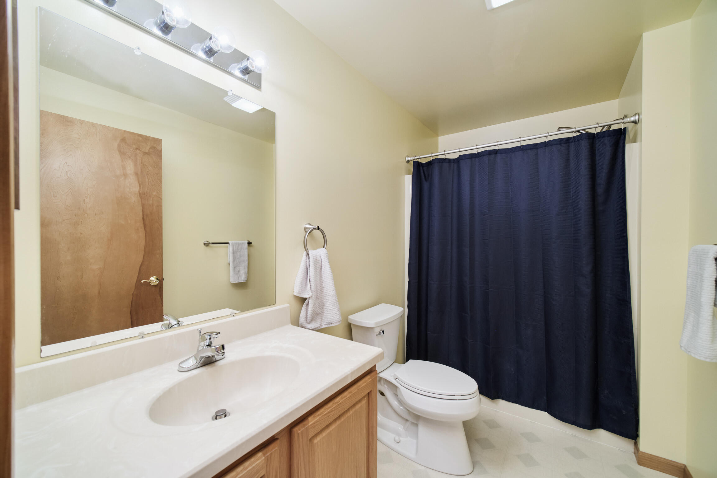 3111 South County Line Road Manistee, MI 49660 - Photo 23 of 47 2nd Bathroom