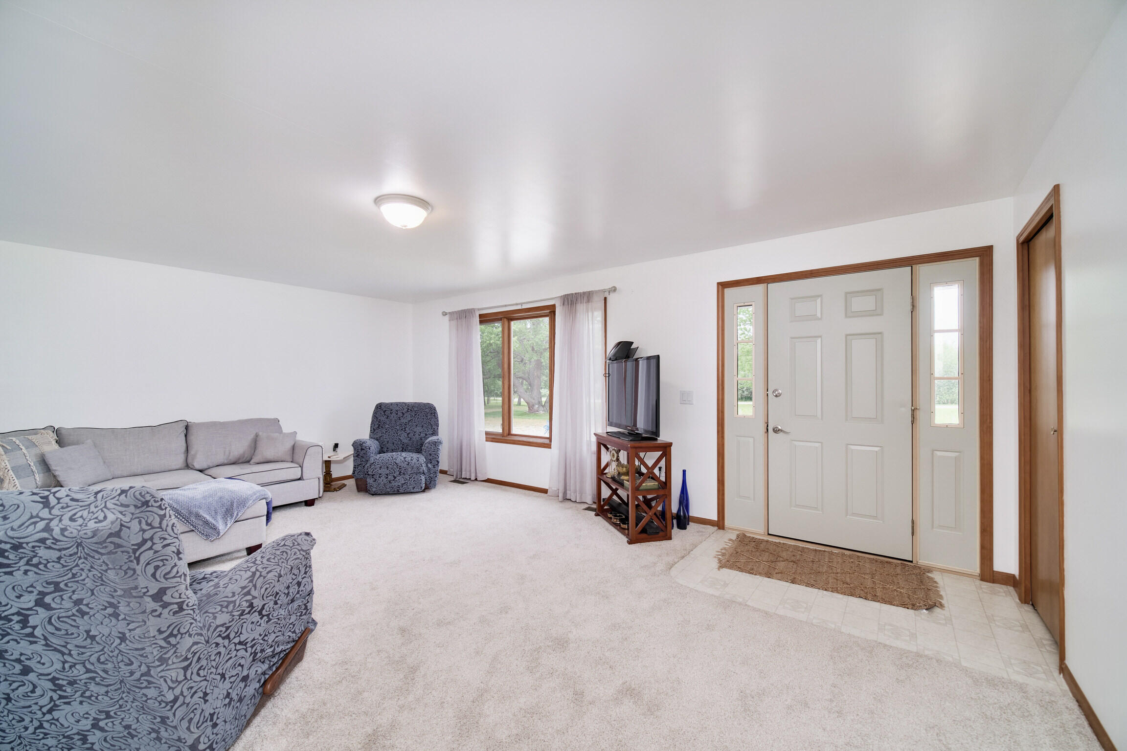 3111 South County Line Road Manistee, MI 49660 - Photo 4 of 47 Living Room