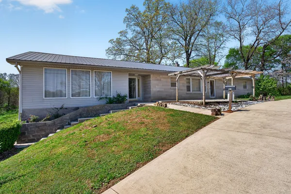 $549,900 | 463 Franks Ferry Road, Sparta, TN 38583