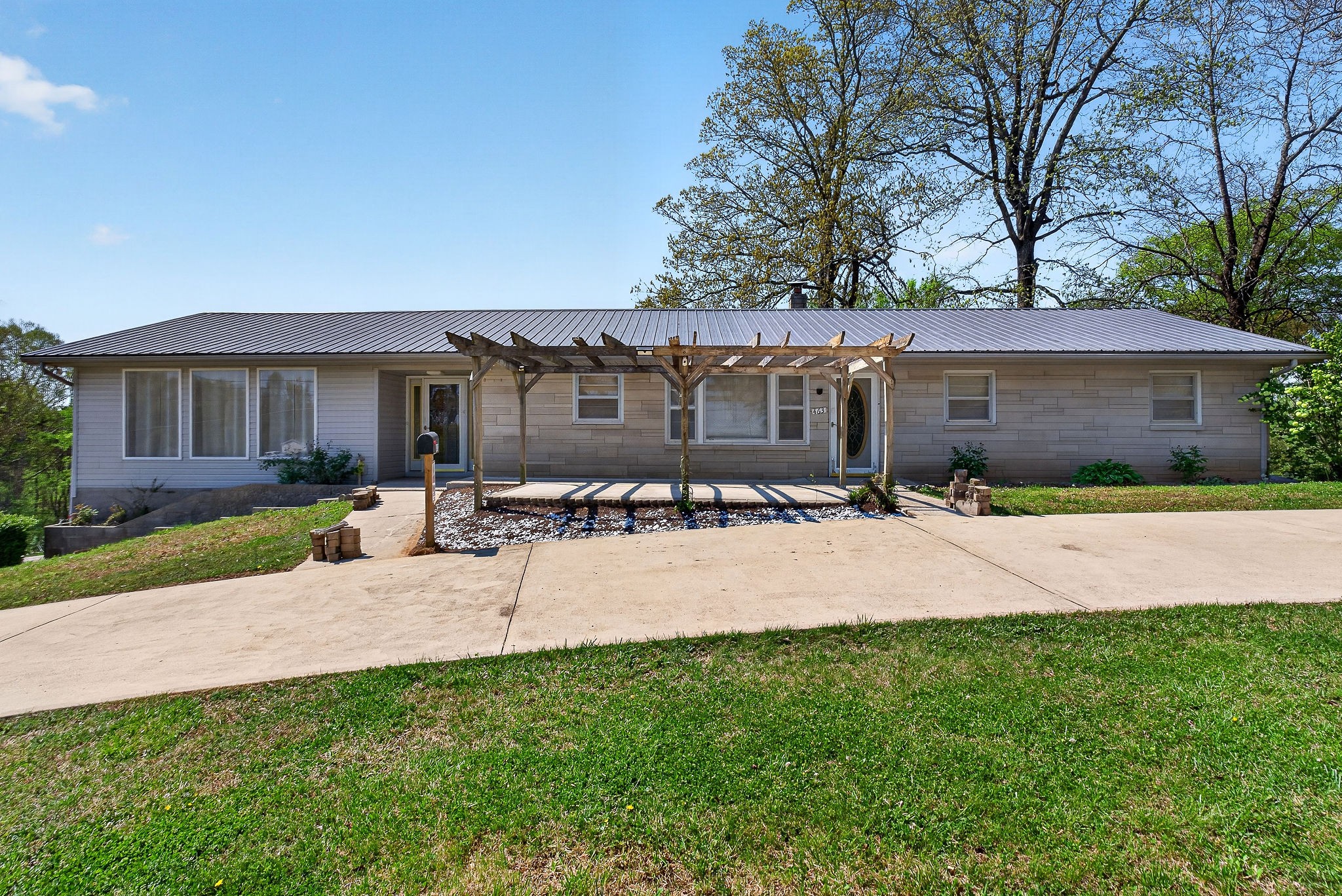 463 Franks Ferry Road Sparta, TN 38583 - Photo 2 of 64