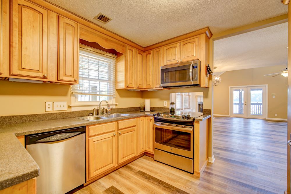 202 Zimmerman Drive Inman, SC 29349 - Photo 3 of 36 Gallery Image 3