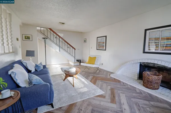 $375,000 | 2585 El Portal Drive, Unit C, San Pablo, CA 94806
