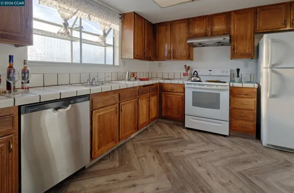 $375,000 | 2585 El Portal Drive, Unit C, San Pablo, CA 94806