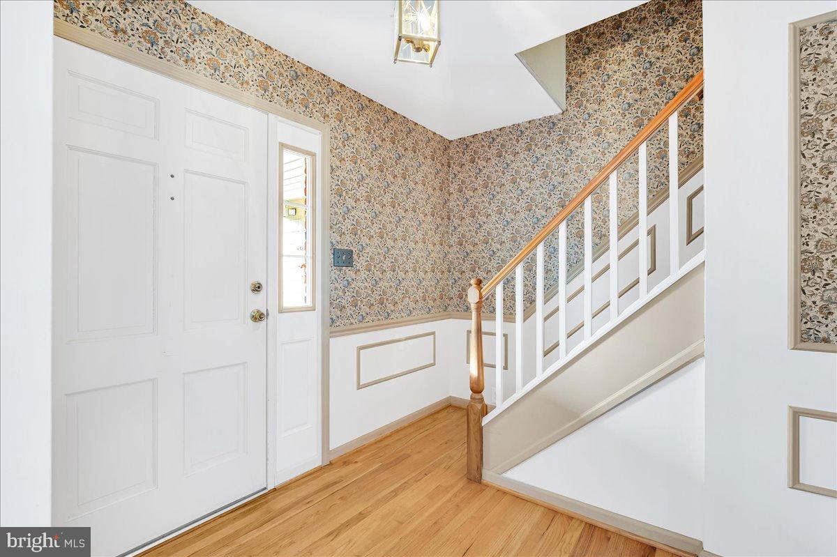 402 New London Road Newark, DE 19711 - Photo 11 of 28 Heading Upstairs