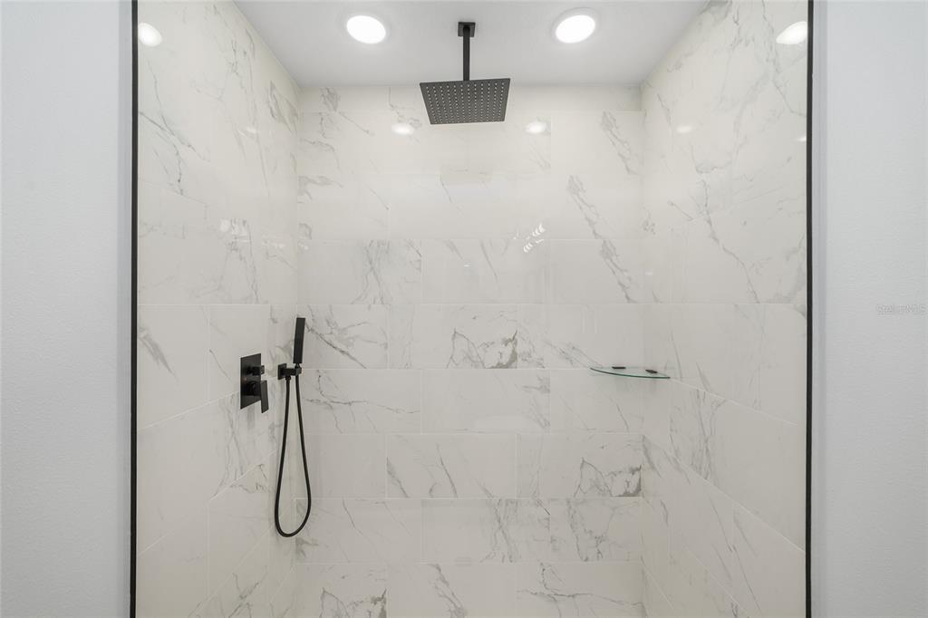 13750 Southwest 113th Lane Dunnellon, FL 34432 - Photo 17 of 26 a bathroom with a shower