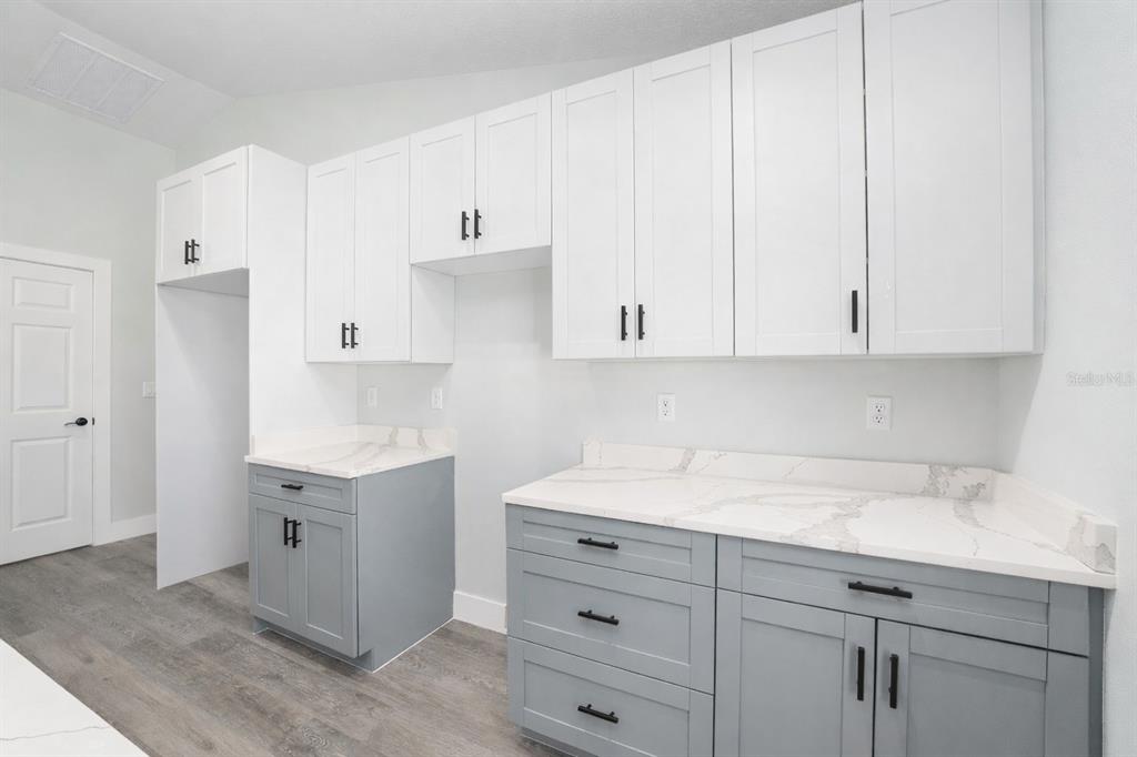 13750 Southwest 113th Lane Dunnellon, FL 34432 - Photo 10 of 26 a kitchen with cabinets appliances