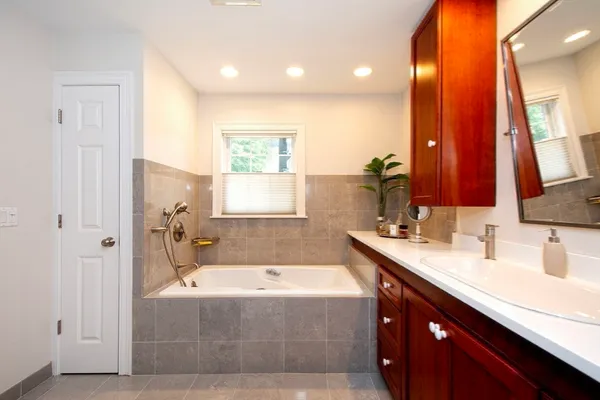 $1,189,900 | 76 A Brook Street, Unit 1, Scituate, MA 02066