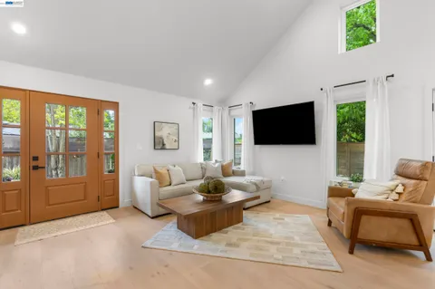 $1,365,000 | 2464 Larkey Lane, Walnut Creek, CA 94597