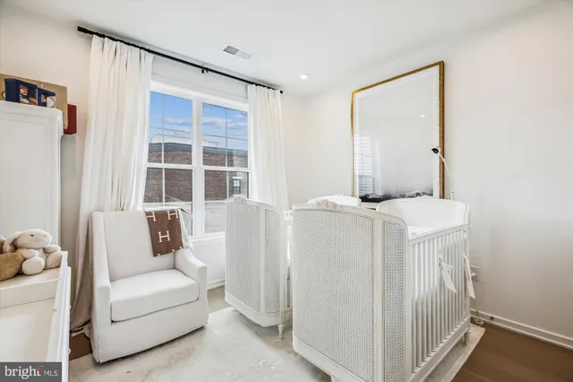 $1,298,000 | 7585 Sawyer Farm Way, Unit 904, McLean, VA 22102