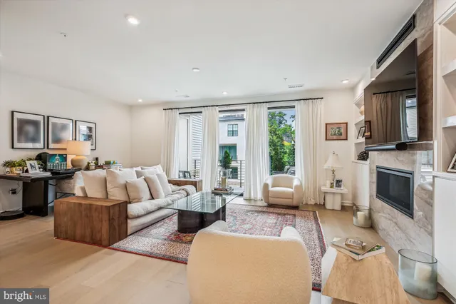 $1,298,000 | 7585 Sawyer Farm Way, Unit 904, McLean, VA 22102