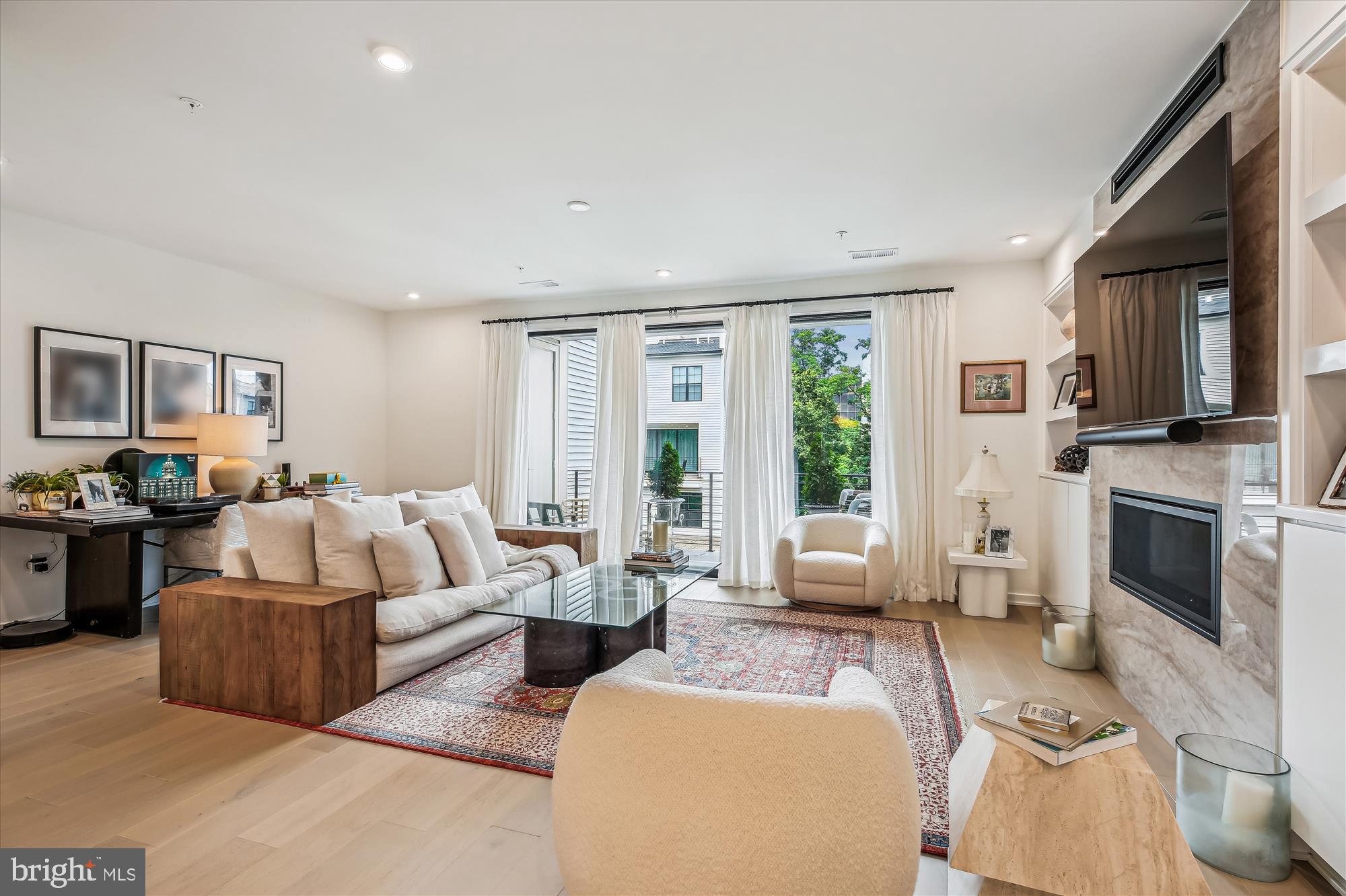 7585 Sawyer Farm Way, Unit 904 McLean, VA 22102 - Photo 2 of 40