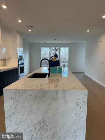 $1,298,000 | 7585 Sawyer Farm Way, Unit 904, McLean, VA 22102