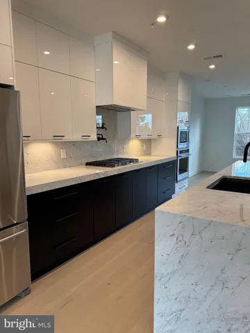 $1,298,000 | 7585 Sawyer Farm Way, Unit 904, McLean, VA 22102