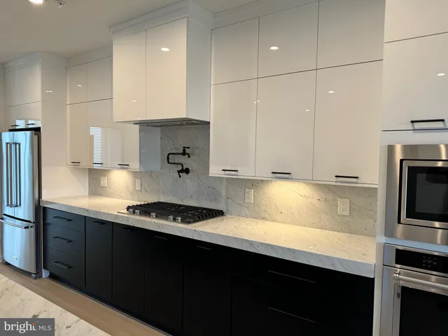 $1,298,000 | 7585 Sawyer Farm Way, Unit 904, McLean, VA 22102