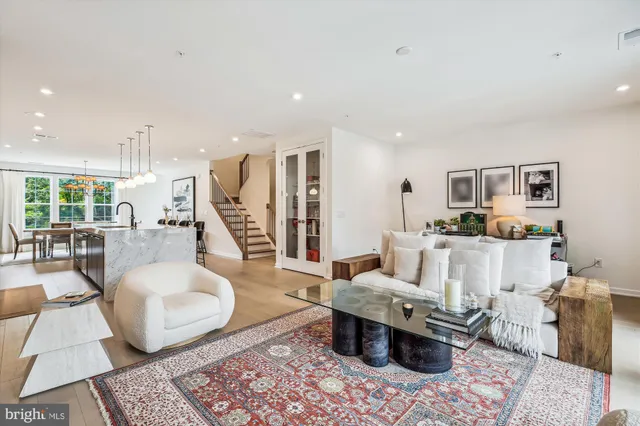 $1,298,000 | 7585 Sawyer Farm Way, Unit 904, McLean, VA 22102