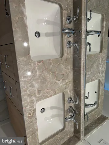 $1,298,000 | 7585 Sawyer Farm Way, Unit 904, McLean, VA 22102