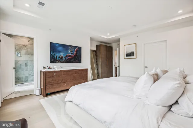 $1,298,000 | 7585 Sawyer Farm Way, Unit 904, McLean, VA 22102