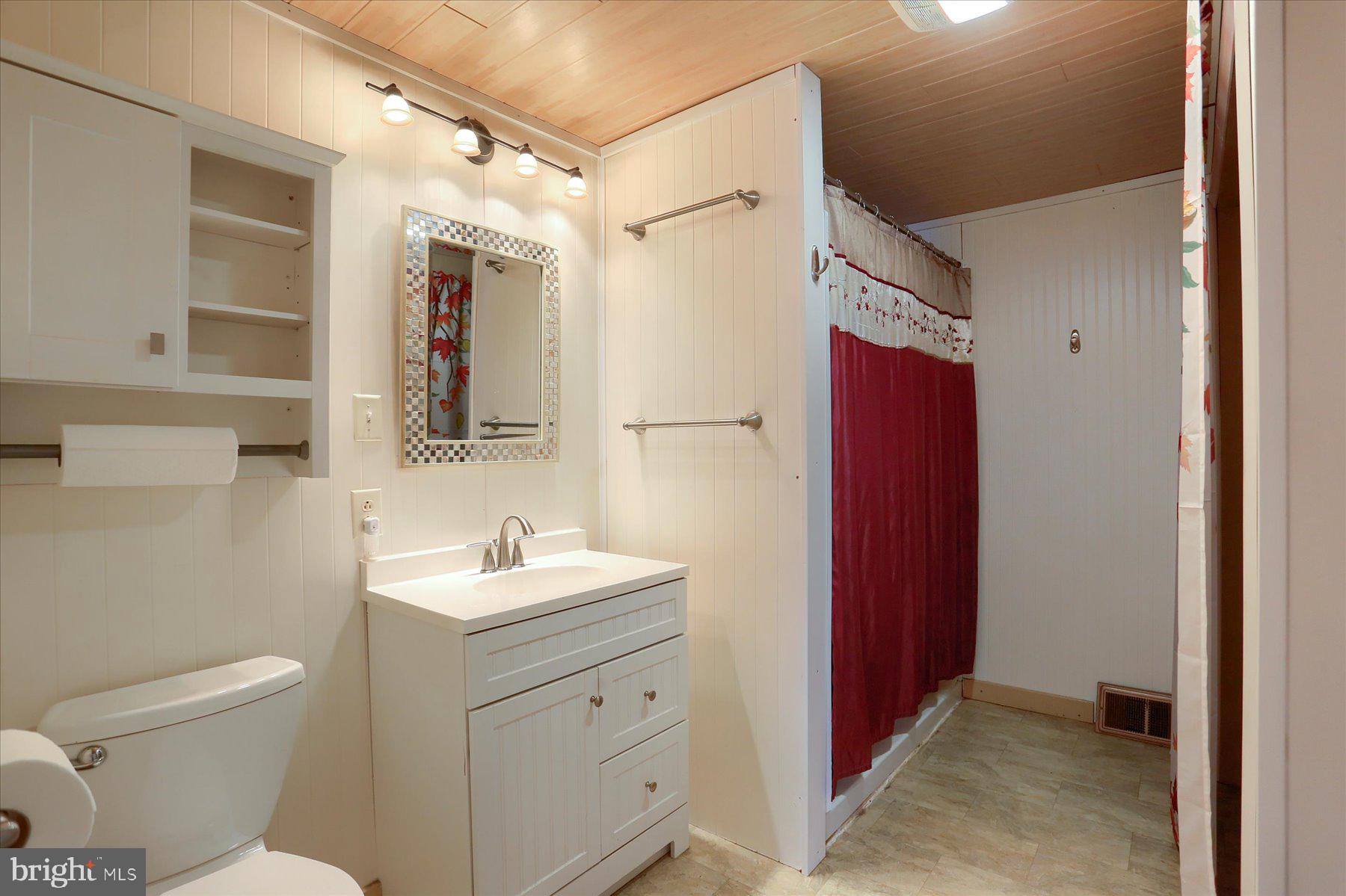 170 Oakhill Road Carlisle, PA 17015 - Photo 14 of 33 Gallery Image 14