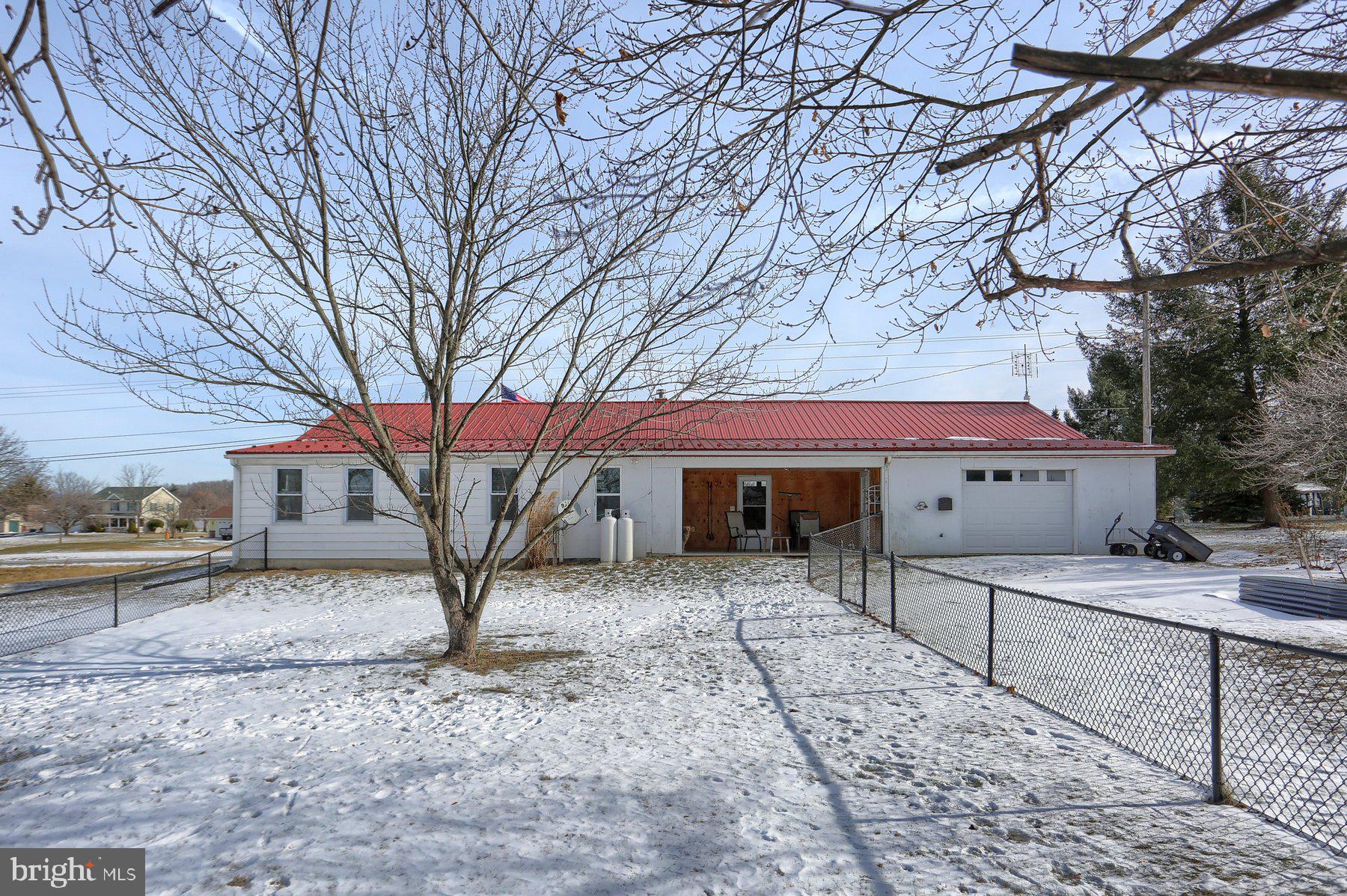 170 Oakhill Road Carlisle, PA 17015 - Photo 4 of 33 Gallery Image 4