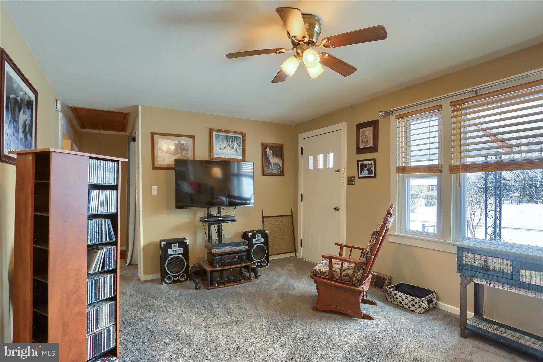 170 Oakhill Road Carlisle, PA 17015 - Photo 6 of 33 Gallery Image 6