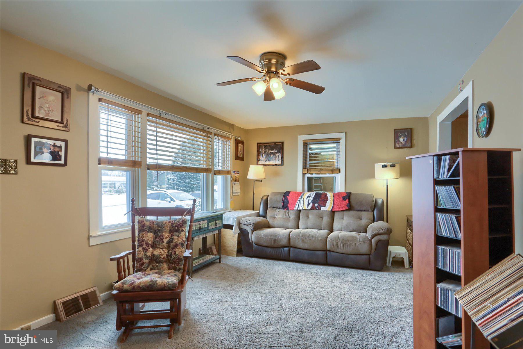 170 Oakhill Road Carlisle, PA 17015 - Photo 8 of 33 Gallery Image 8