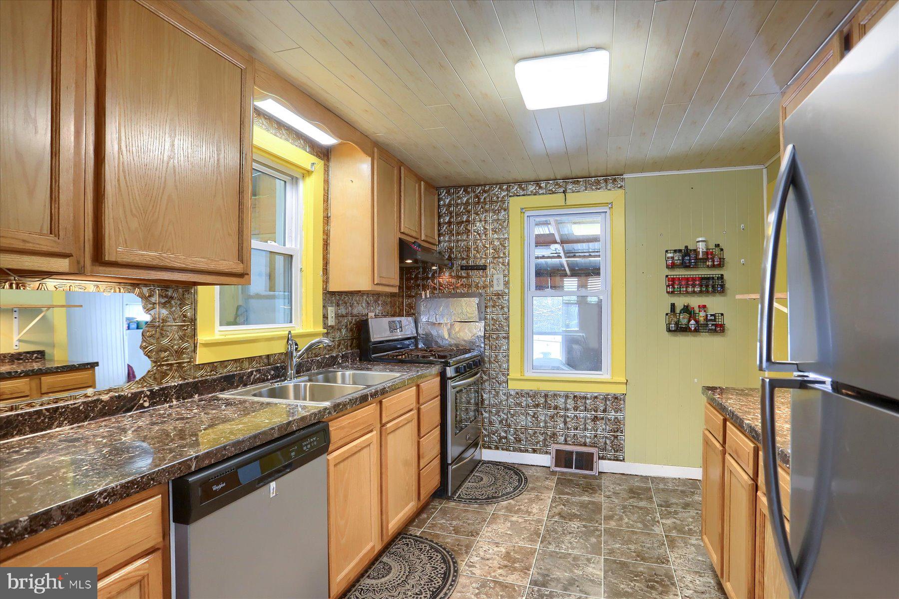 170 Oakhill Road Carlisle, PA 17015 - Photo 9 of 33 Gallery Image 9