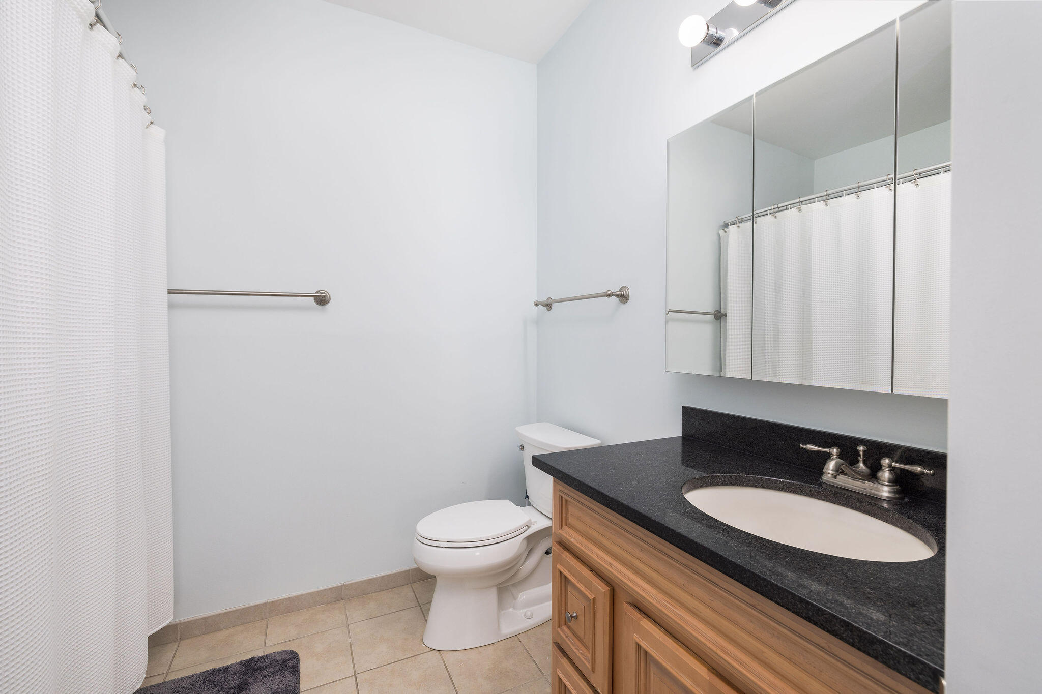 1984 Folly Road, Unit B303 Charleston, SC 29412 - Photo 15 of 34 Owner Bathroom w/Garden Tub