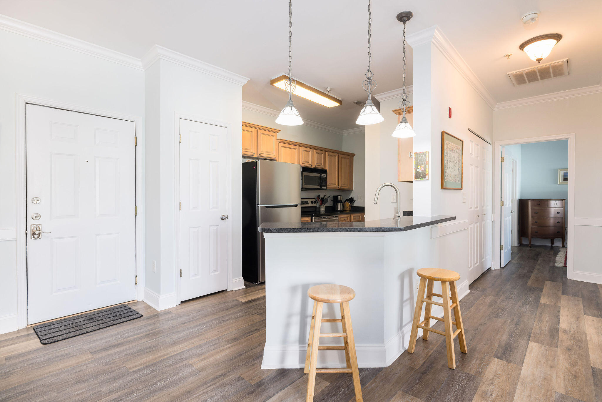 Eat-In Kitchen