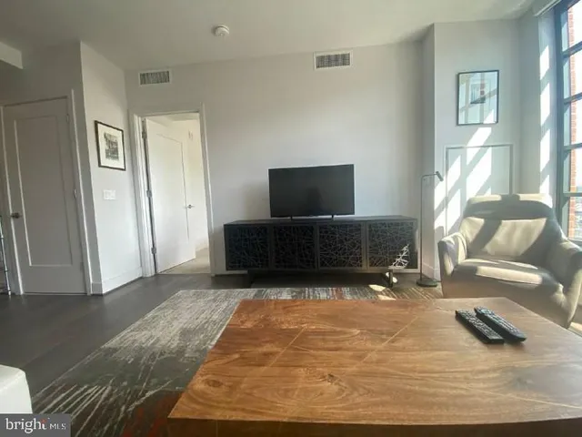 $2,999 | 45 Sutton Square Southwest, Unit 1111, Washington, DC 20024