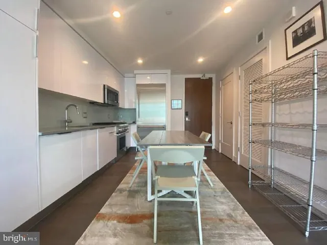 $2,999 | 45 Sutton Square Southwest, Unit 1111, Washington, DC 20024