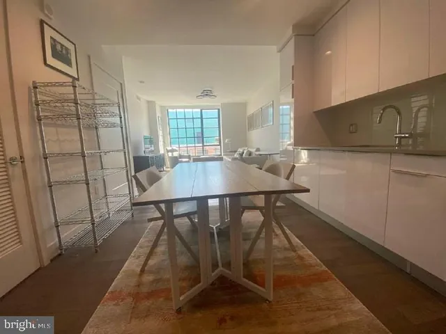 $2,999 | 45 Sutton Square Southwest, Unit 1111, Washington, DC 20024