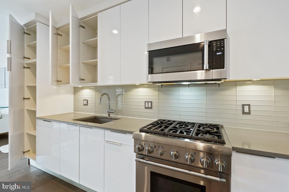 45 Sutton Square Southwest, Unit 1111 Washington, DC 20024 - Photo 10 of 31