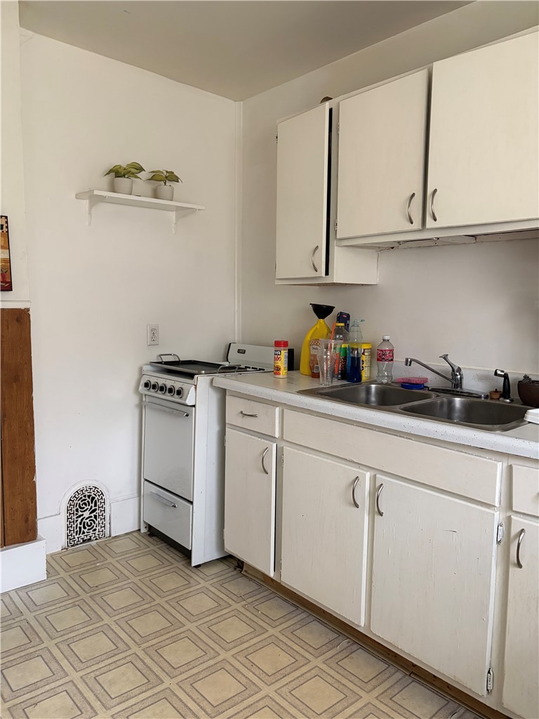 97 Locust Street Rochester, NY 14613 - Photo 21 of 28 Upstairs Unit Kitchen