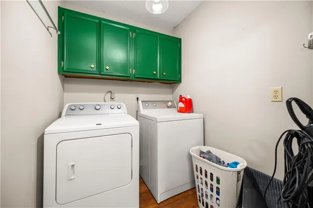 $323,000 | 255 Mosby Drive, Pineville, LA 71360