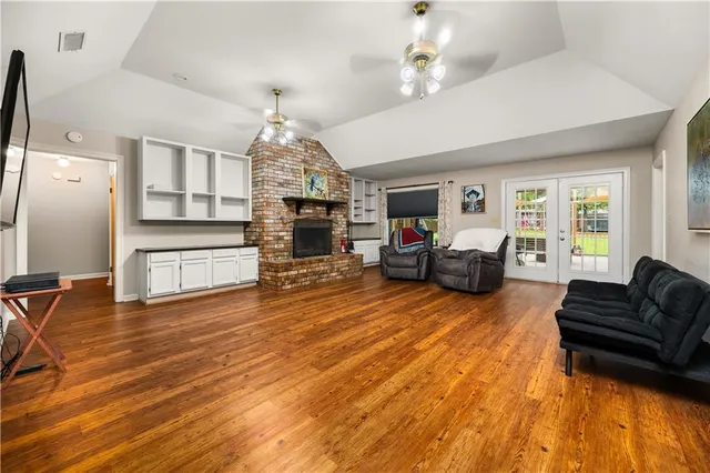 $323,000 | 255 Mosby Drive, Pineville, LA 71360