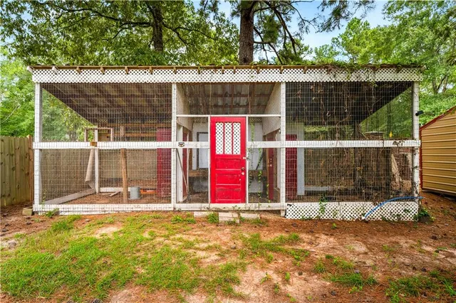 $323,000 | 255 Mosby Drive, Pineville, LA 71360