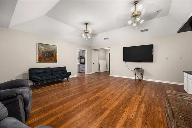 $323,000 | 255 Mosby Drive, Pineville, LA 71360