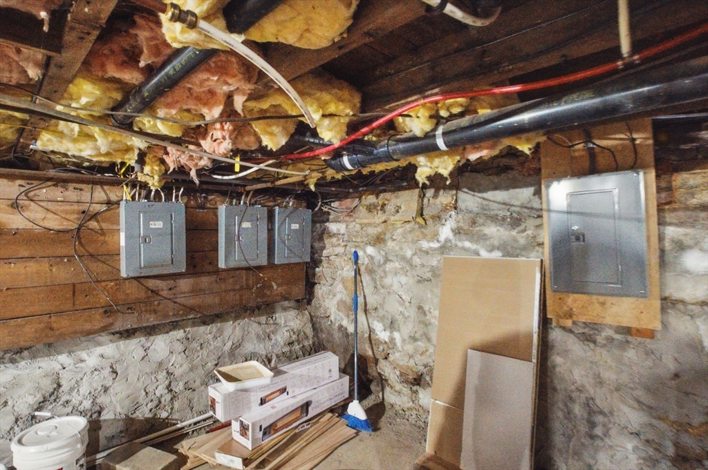 19 Myrtle Avenue Webster, MA 01570 - Photo 37 of 41