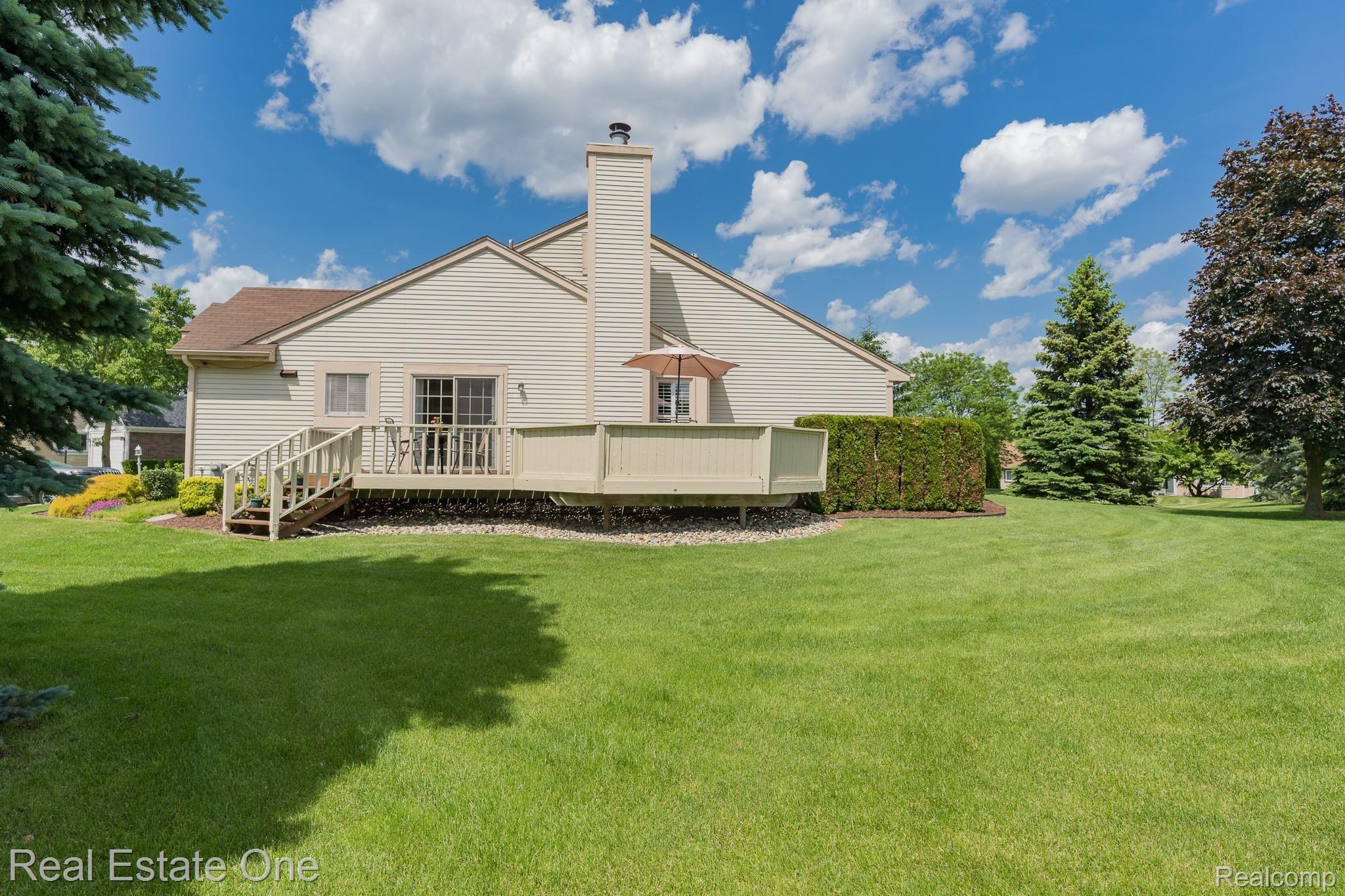 444 Farmridge Court Rochester, MI 48307 - Photo 3 of 24 Farmridge MLS-W008.jpg
