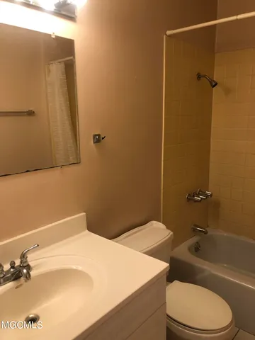 $69,000 | 3310 Washington Avenue, Unit 1318, Pascagoula, MS 39581