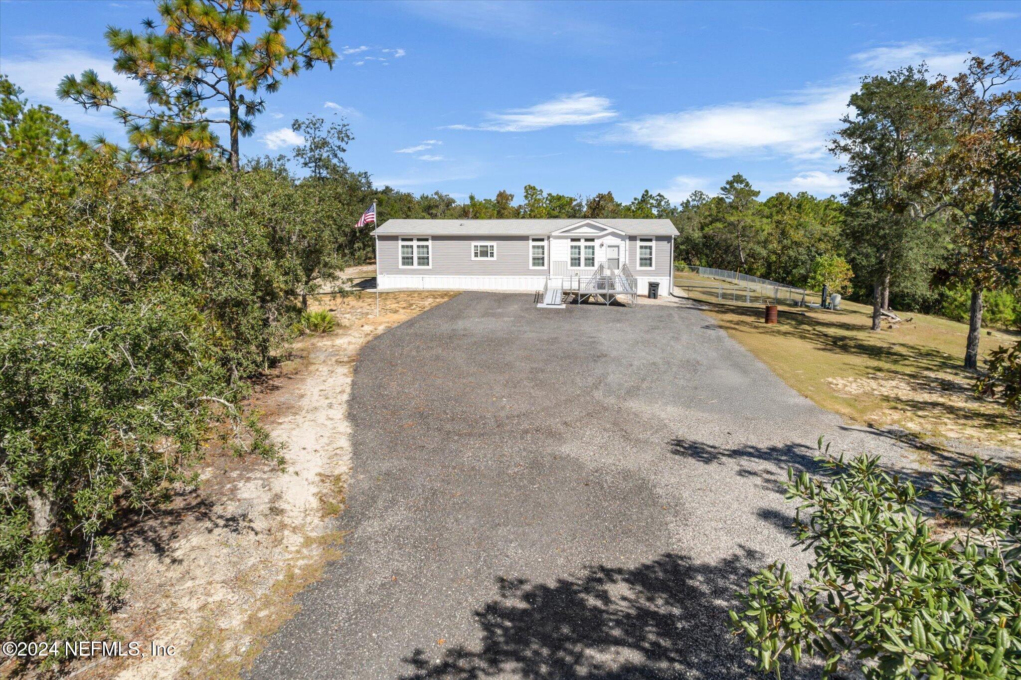 344 Songbird Road Palatka, FL 32177 - Photo 3 of 36 03-344 Songbird Rd - 9