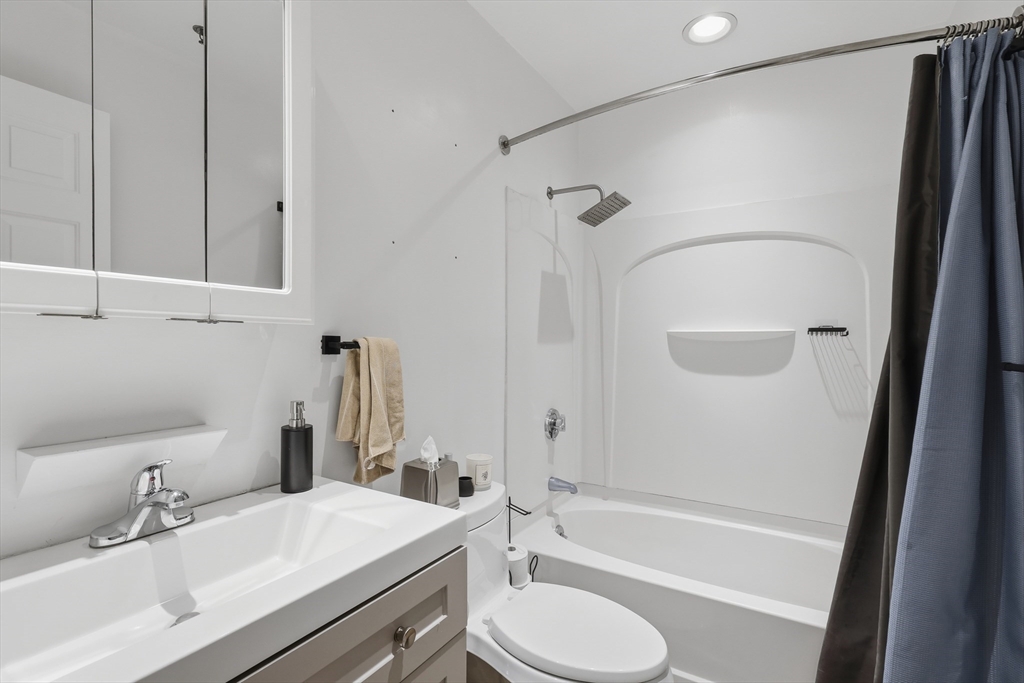 531 Main Street, Unit 207M Worcester, MA 01608 - Photo 13 of 20