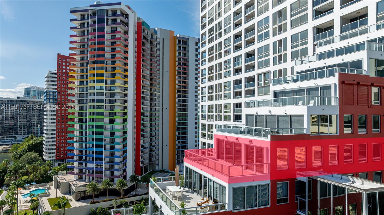 1541 Brickell Avenue, Unit C1507 Miami, FL 33129 - Photo 52 of 69 front view of a building with glass windows