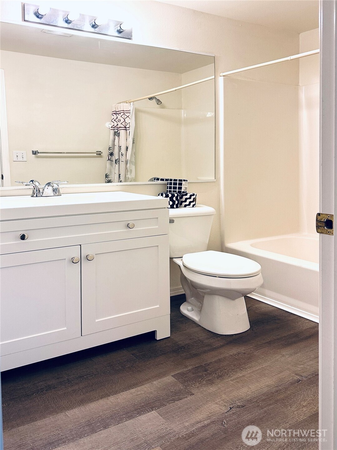 8828 238th Street Southwest, Unit D1 Edmonds, WA 98026 - Photo 27 of 40