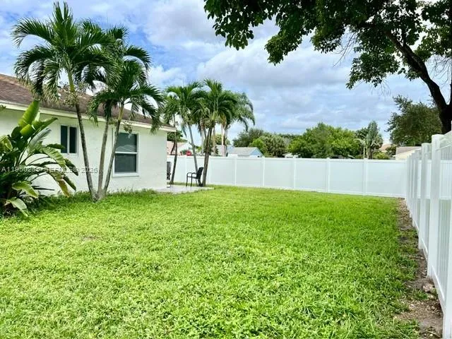 $3,500 | 23260 New Coach Way, Boca Raton, FL 33433