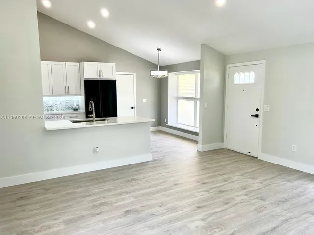 $3,500 | 23260 New Coach Way, Boca Raton, FL 33433