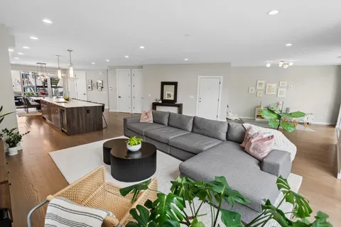 $999,000 | 1233 North Paulina Street, Unit 2, Chicago, IL 60622